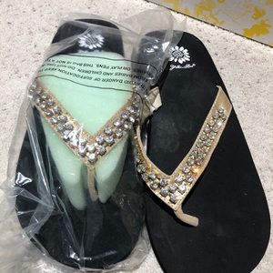 NWT Yellowbox Gold Bling Sandals Sz 11